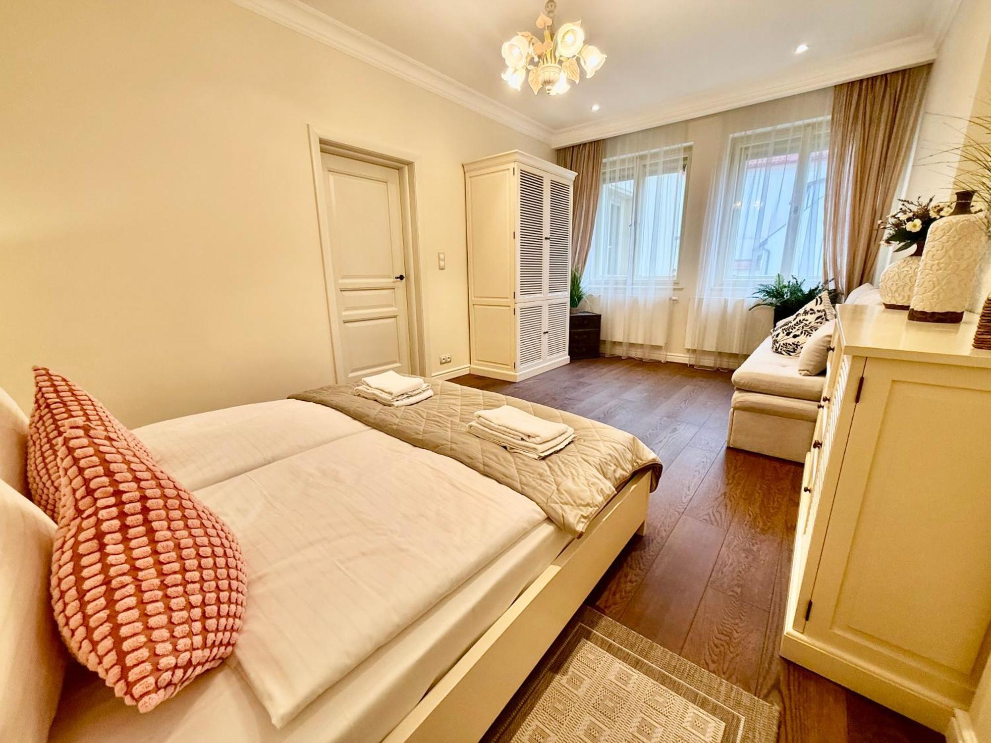Unique Charles Bridge 2Bdr Apartment. Praha Exteriér fotografie