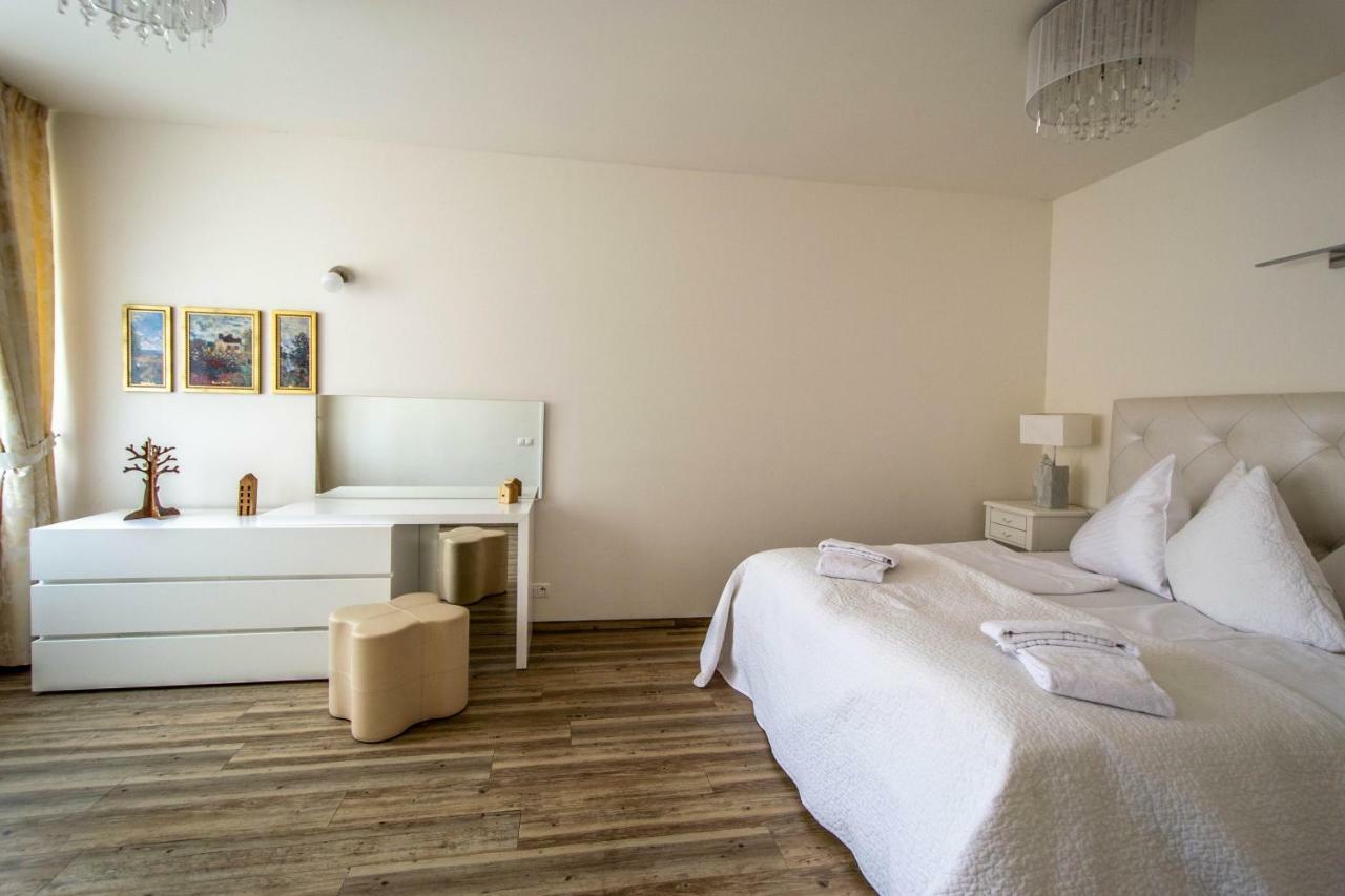 Unique Charles Bridge 2Bdr Apartment. Praha Exteriér fotografie